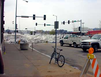 Flood 2001: Sandbags in downtown Davenport